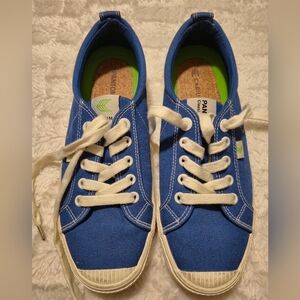 Cariuma Blue Canvas Sneakers with White‎ Laces